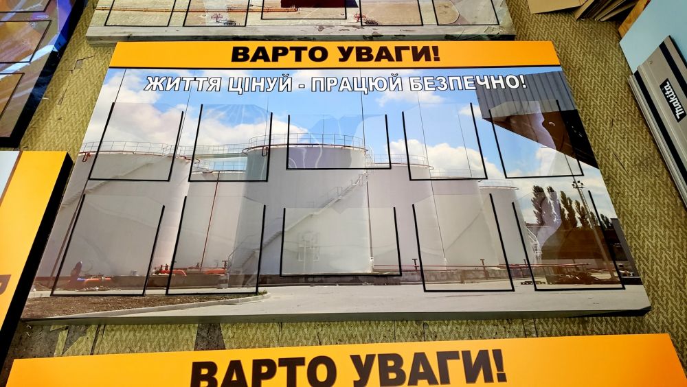 Рекламные стенды с карманами